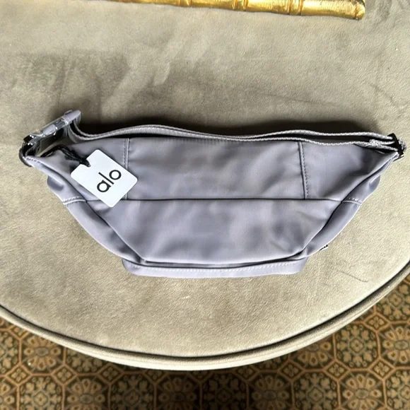 NWT ALO Yoga “Fog”  Belt Bag - Picture 2 of 8